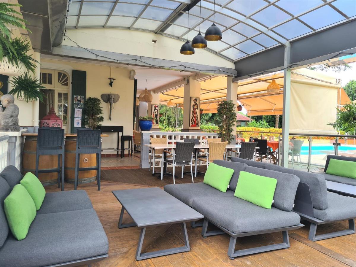 Habitation Du Comte Hotel Сент-Роз Екстериор снимка