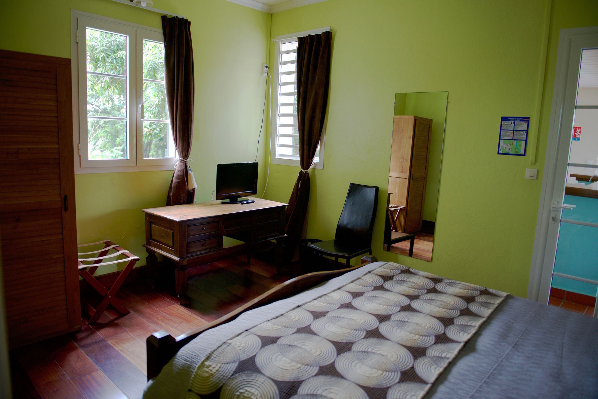Habitation Du Comte Hotel Сент-Роз Екстериор снимка